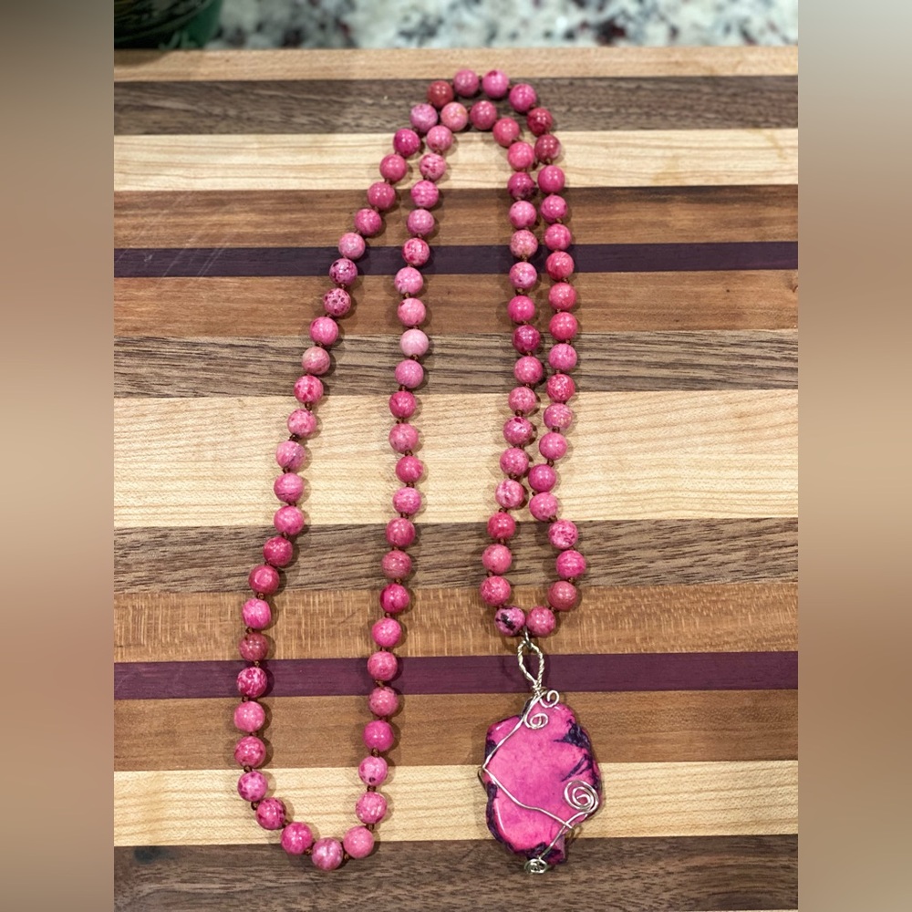 pink bead necklace